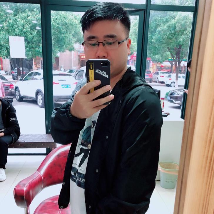 中塑新材料科技钟Mr