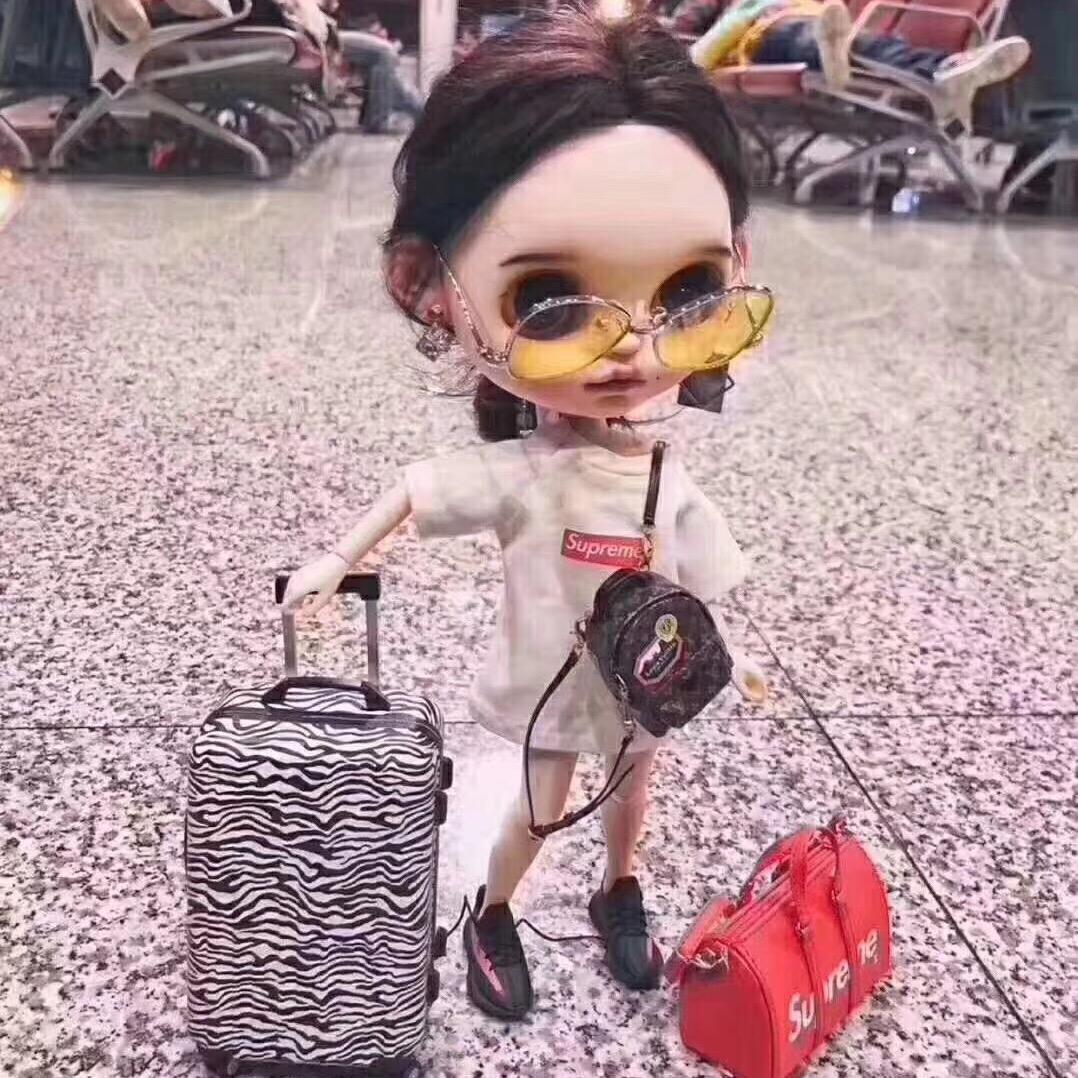 去野伊春首家室内露营风餐厅_原虾酒小龙虾