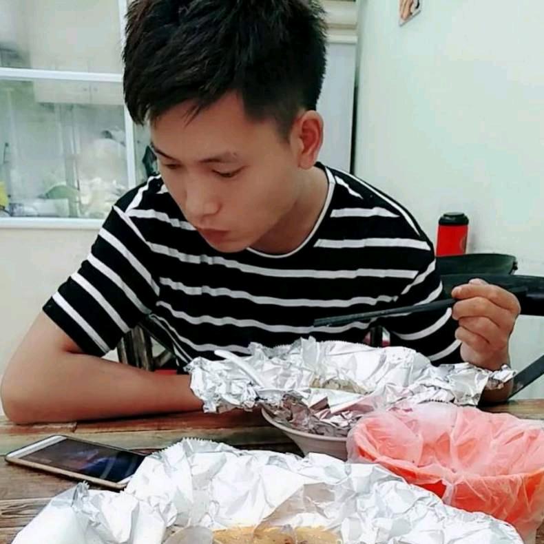 自带名刀🇨🇳🇨🇳🇨🇳