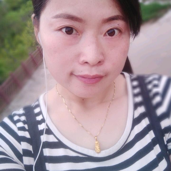 依笑而过