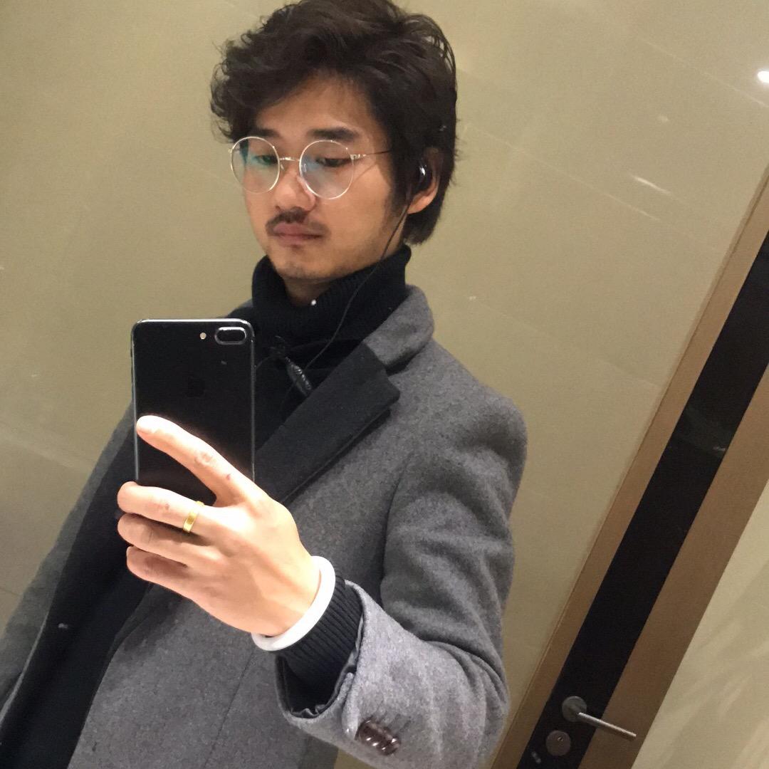 Top拓璞潮牌美发店