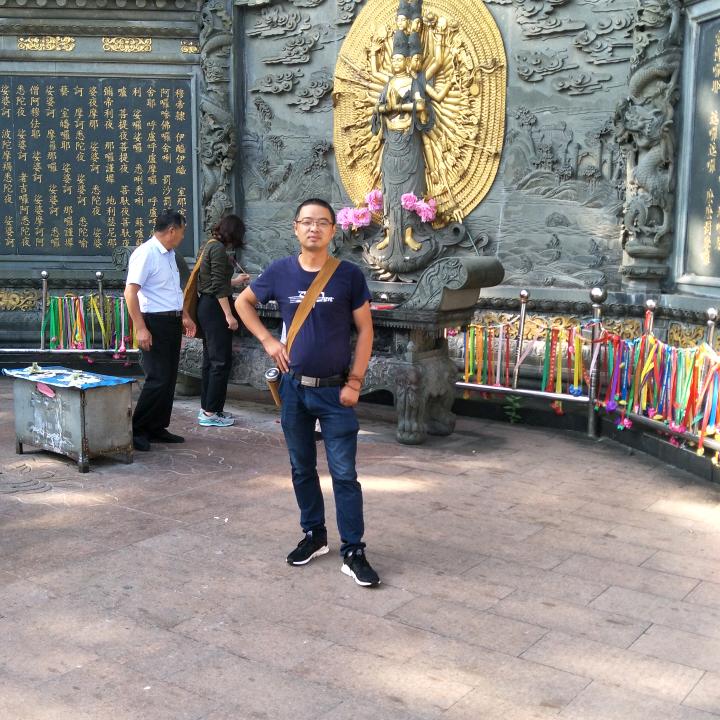 小顾佛雕。