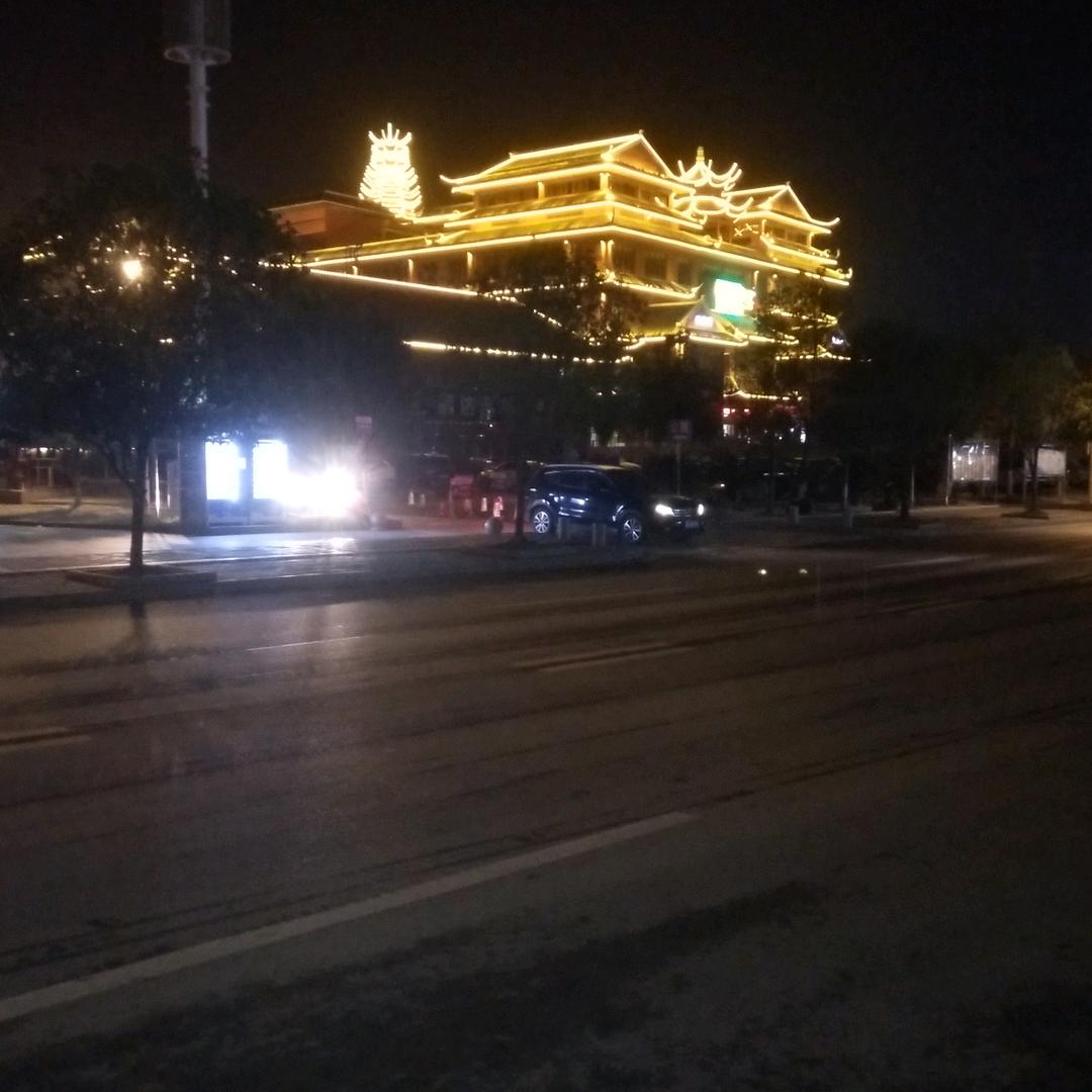 逆境负辉煌