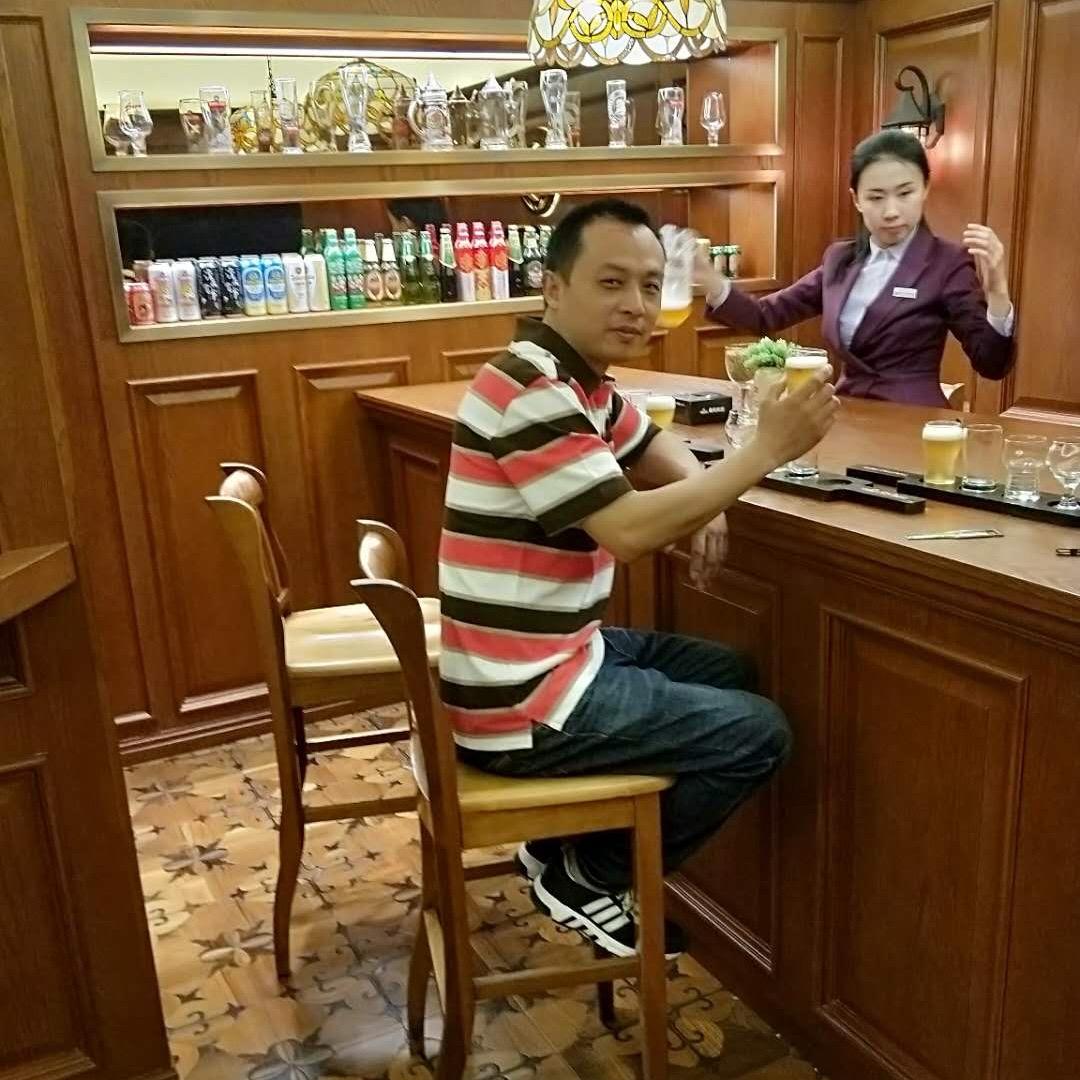 搂着猫睡觉的鱼🔆