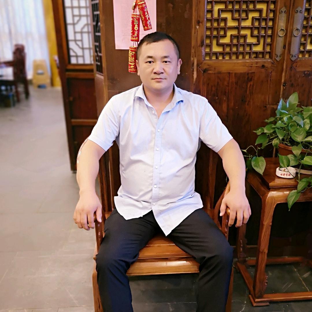 潘小平