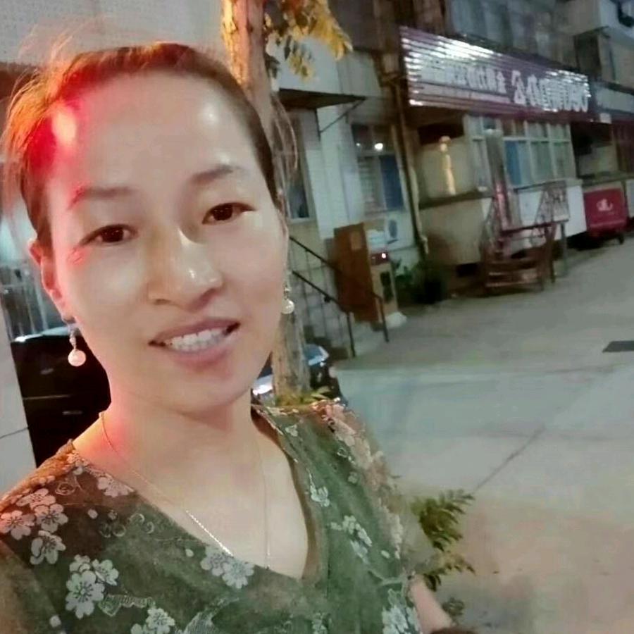群姐爱好唱歌