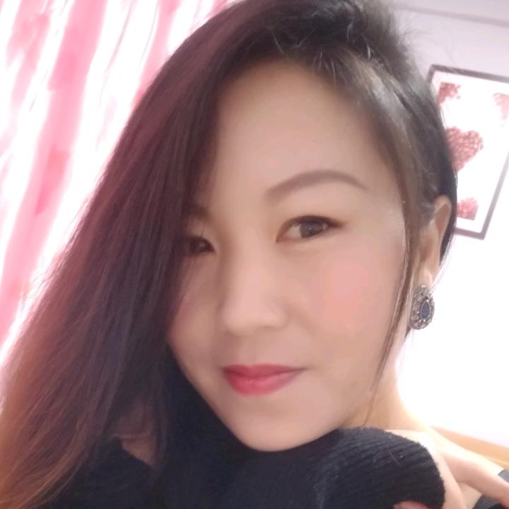 秋霞