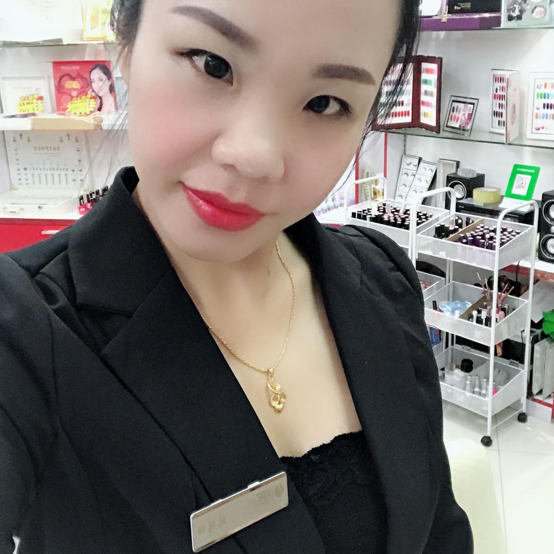 闺蜜阁纹绣美甲店
