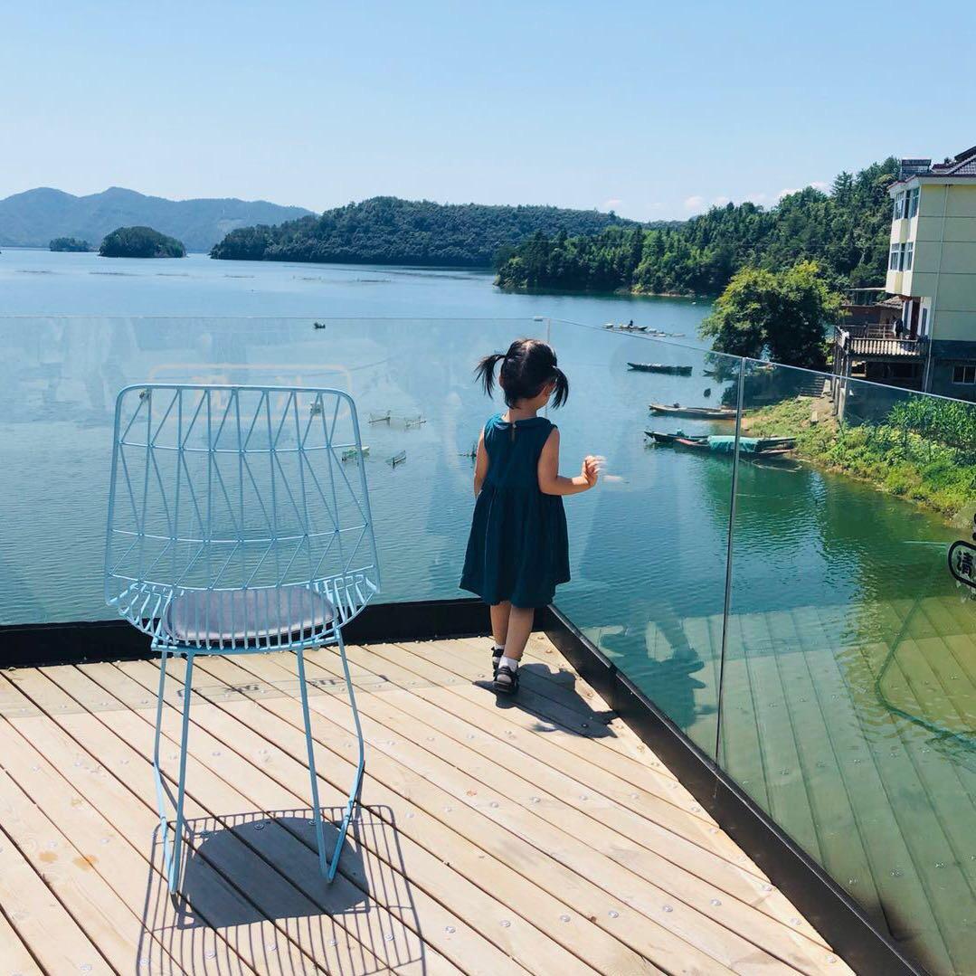 夏末。