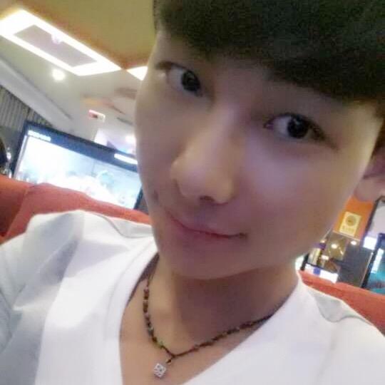 满山的🐒我腚最红