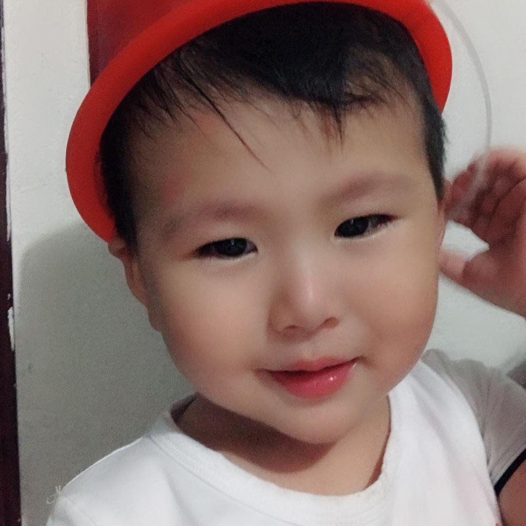 顽皮的小孩