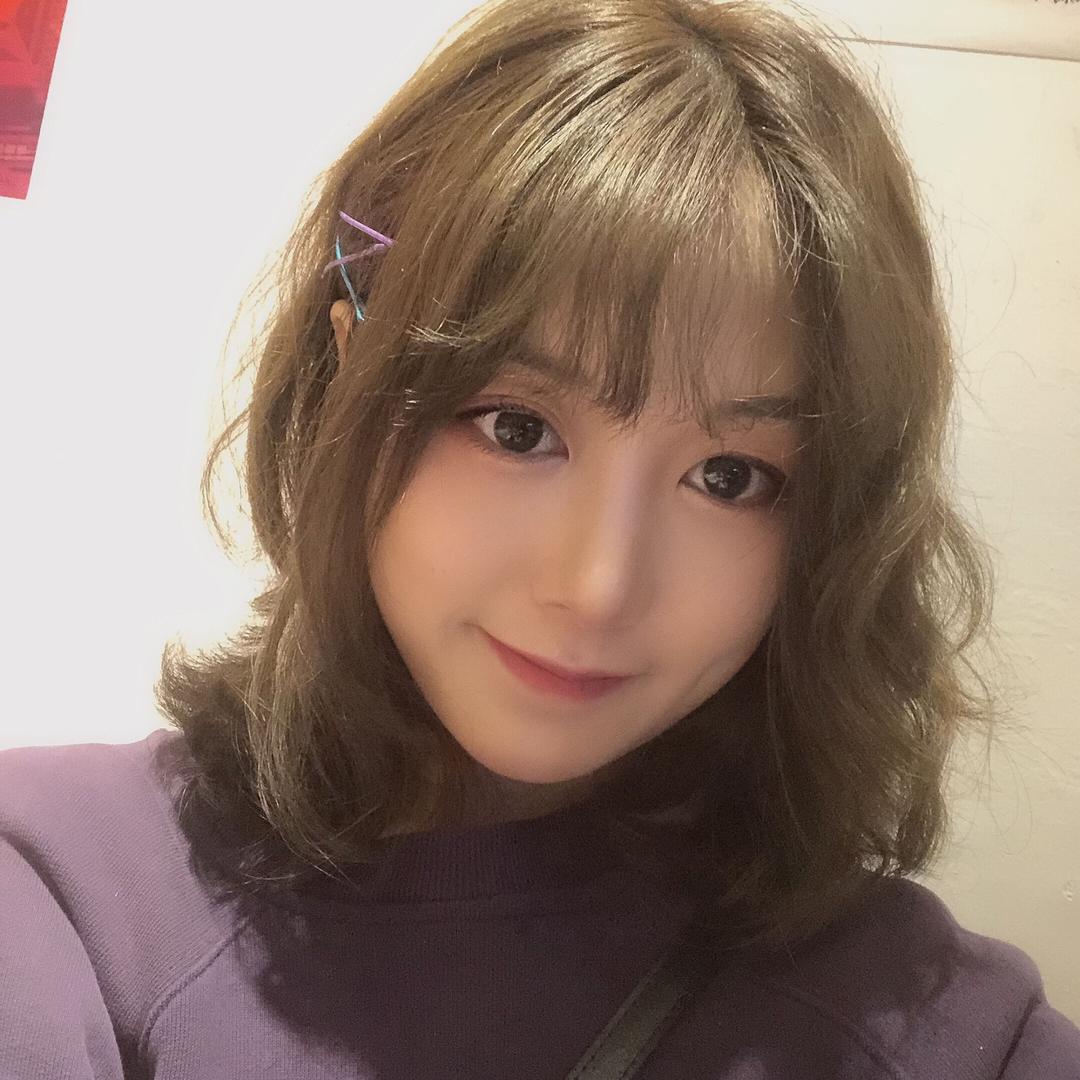 翻翻mom