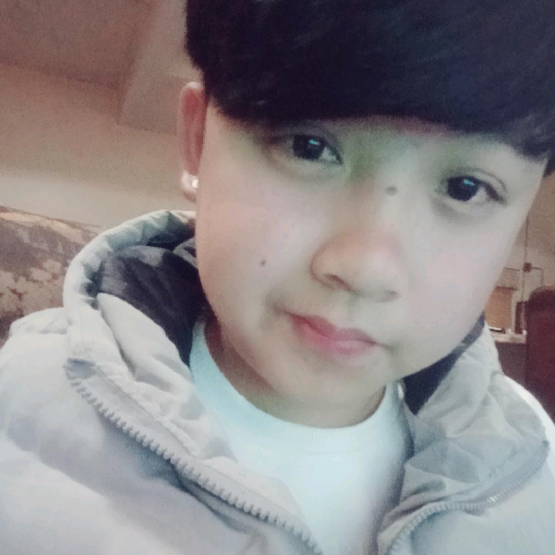 A.小洪