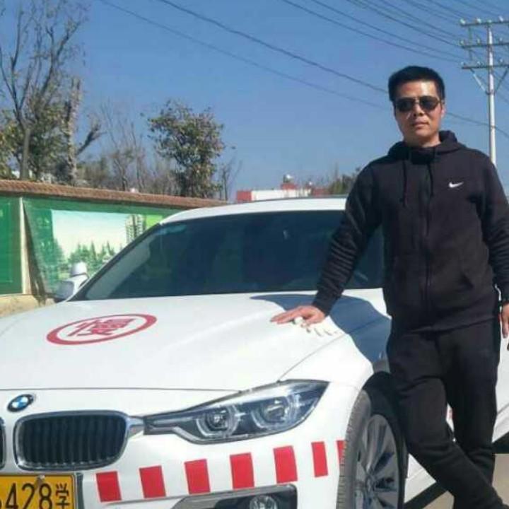 祥云仲兴驾校金牌教练张金龙