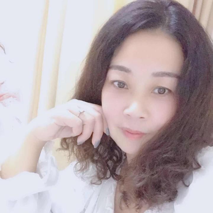 70后女人在银滩