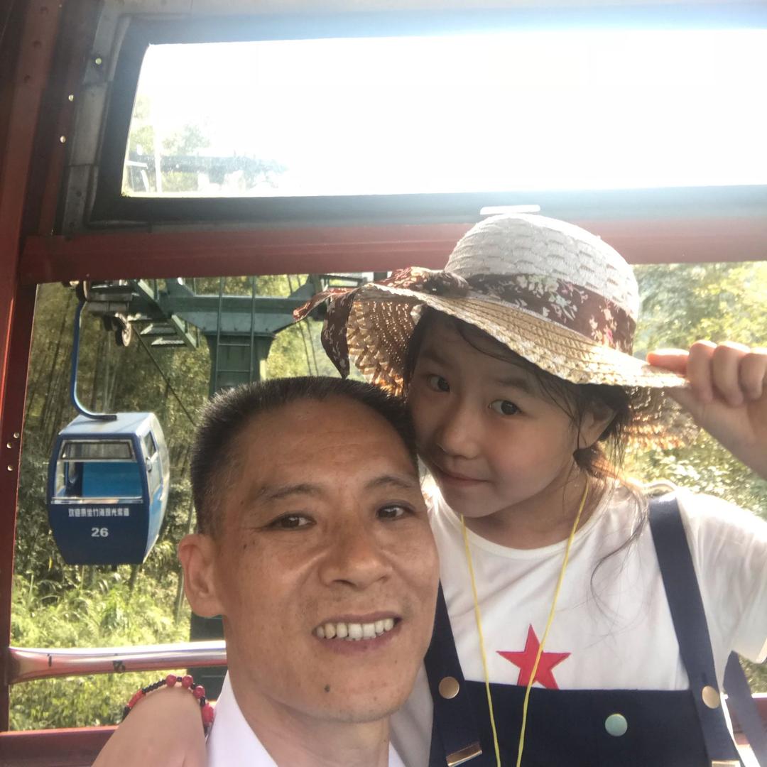 鑫莹建材（名石磁砖   圣卡欧定制衣柜）