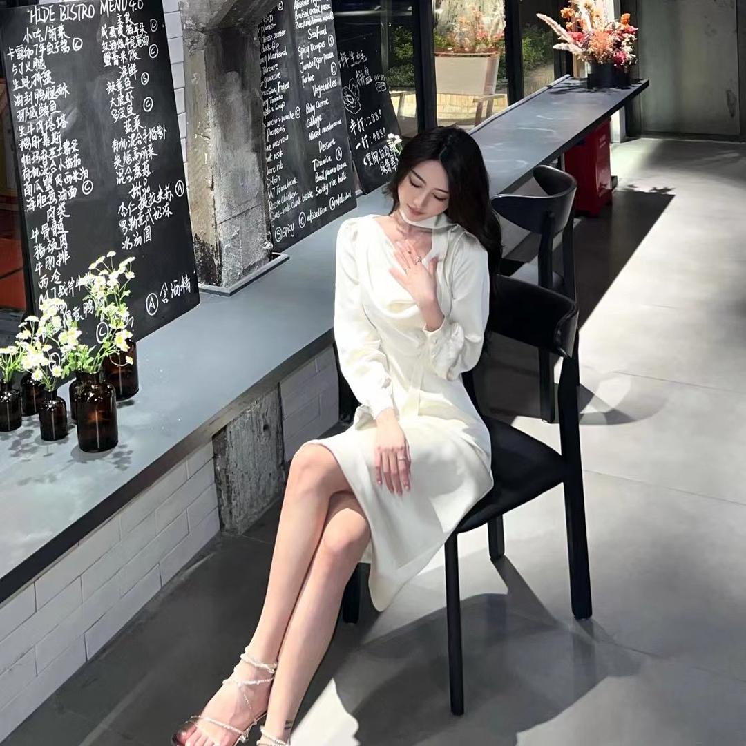 谢丹丹（文艺兵）中泰越牵手