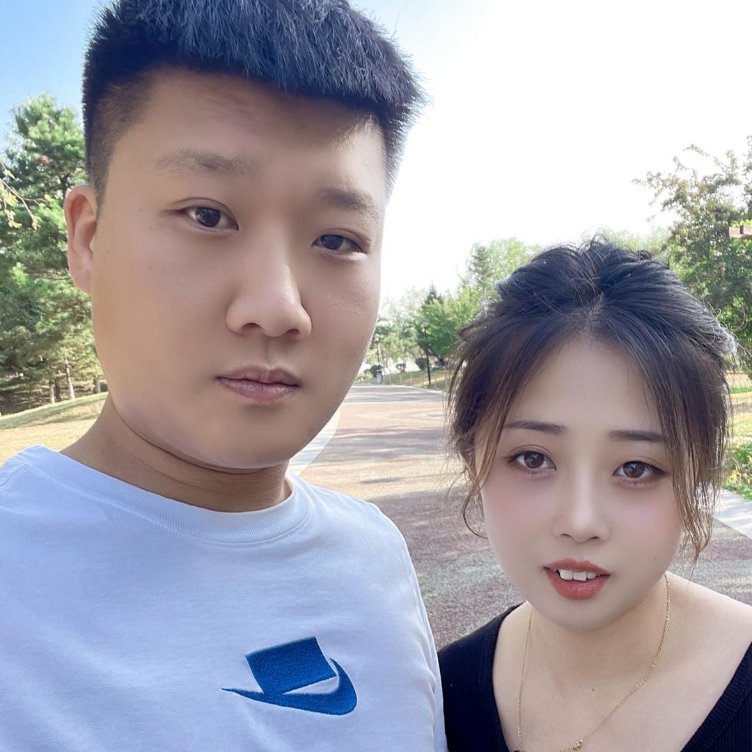 小龙夫妇（牛马生活）