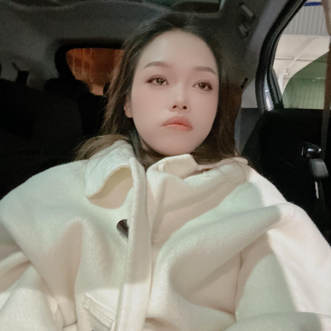 诗奕