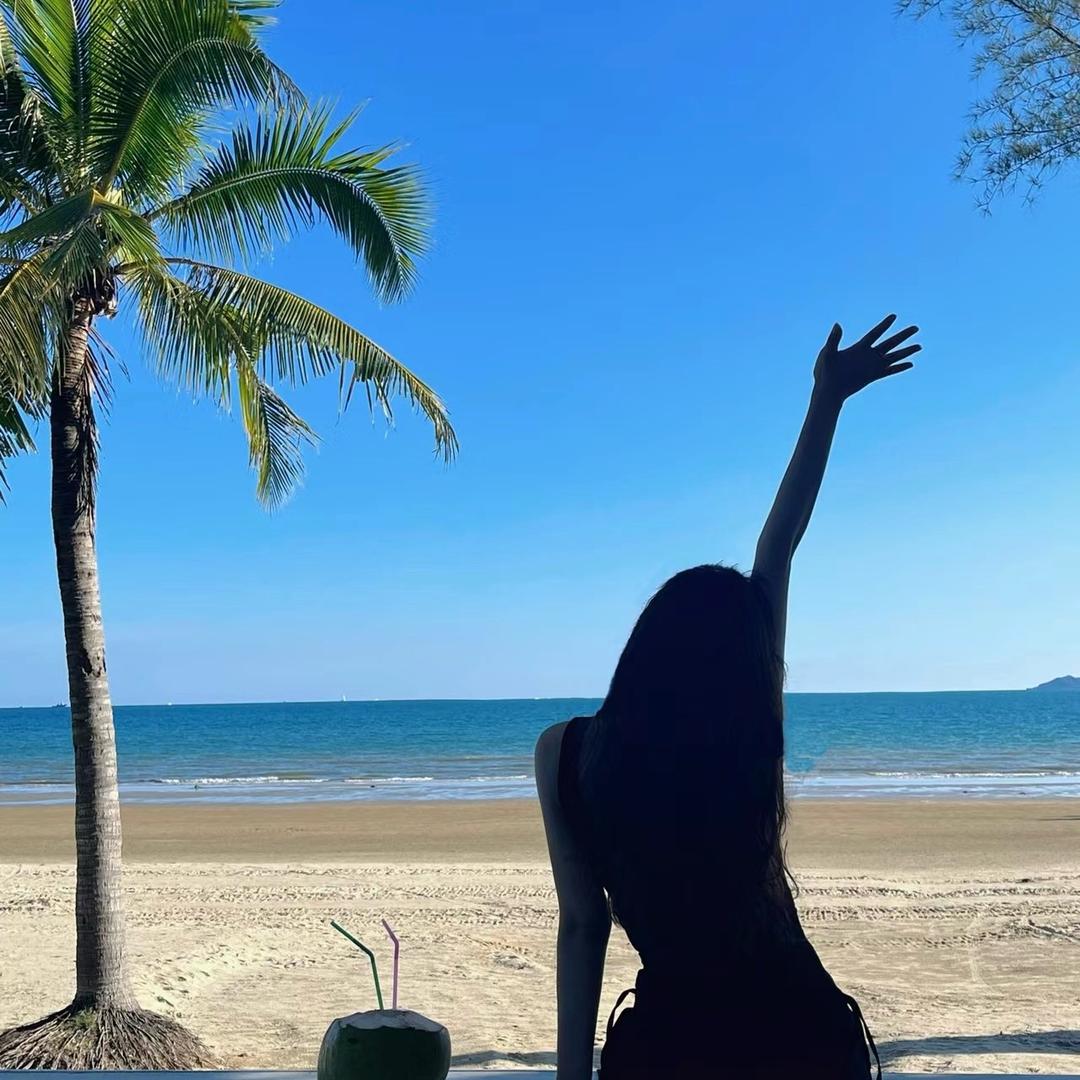 爱吃甜食的小姐姐