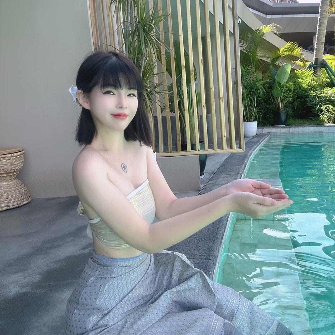 天上月🌛