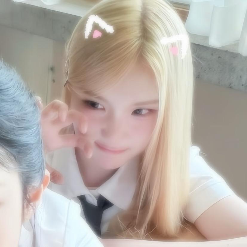 咬一口面包猫