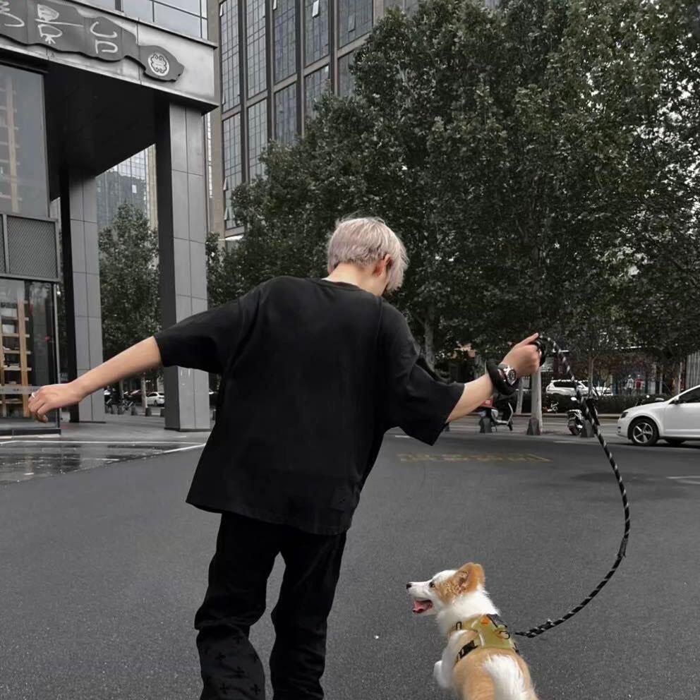 ￴￴ ￴￴ ￴ ￴￴