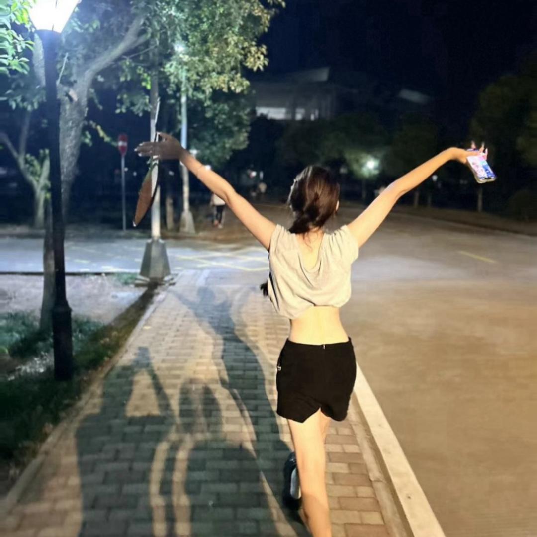 隔壁小小王