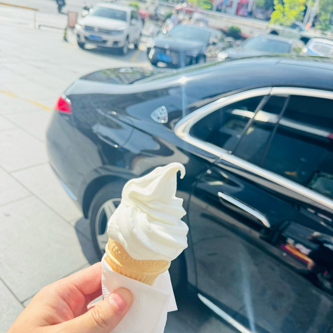 买不起劳斯莱斯的迈巴赫车主