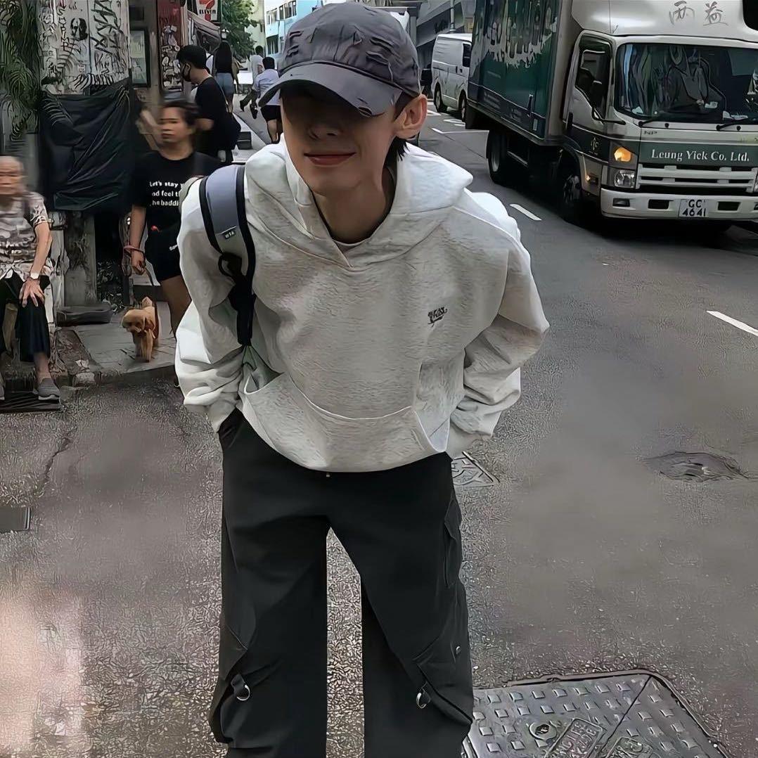 魏不饱.
