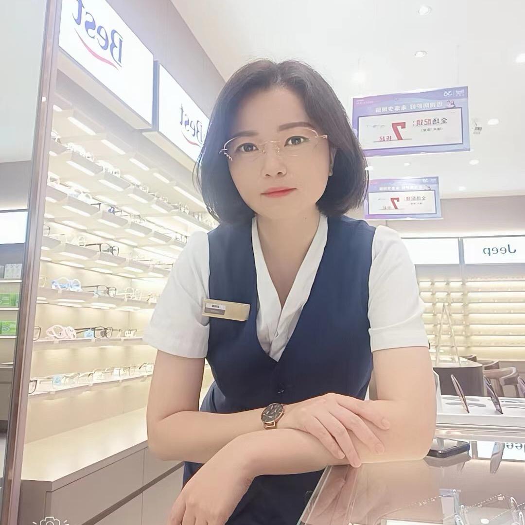 宝视达眼镜  小娟