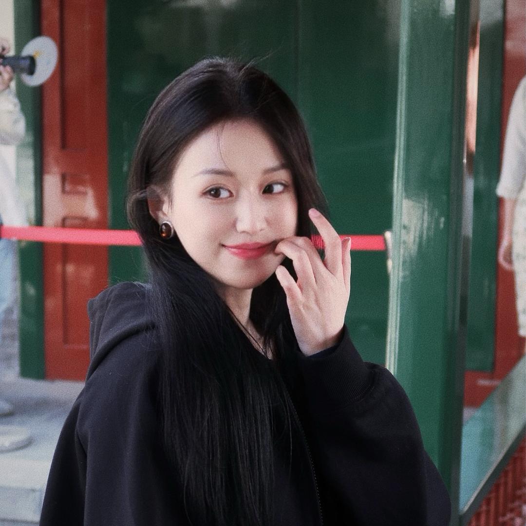 V。
