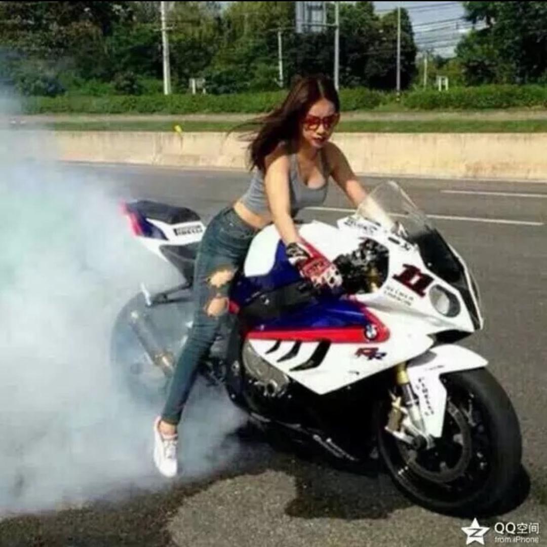 👑女王👑陛下👑