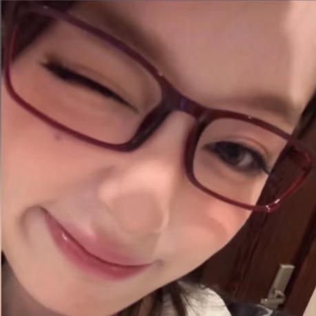 装忧郁被肘击