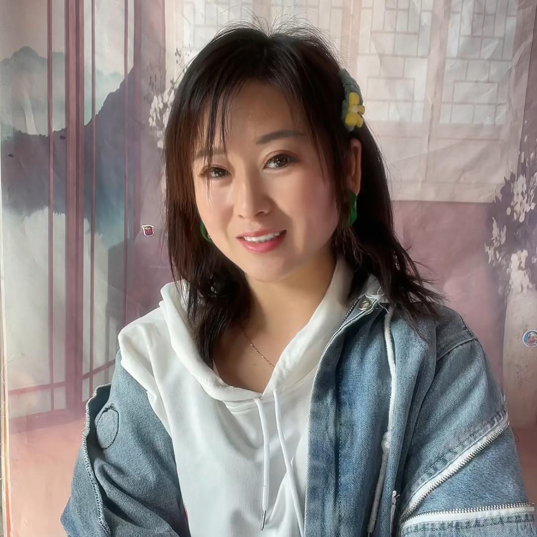 小霞吖