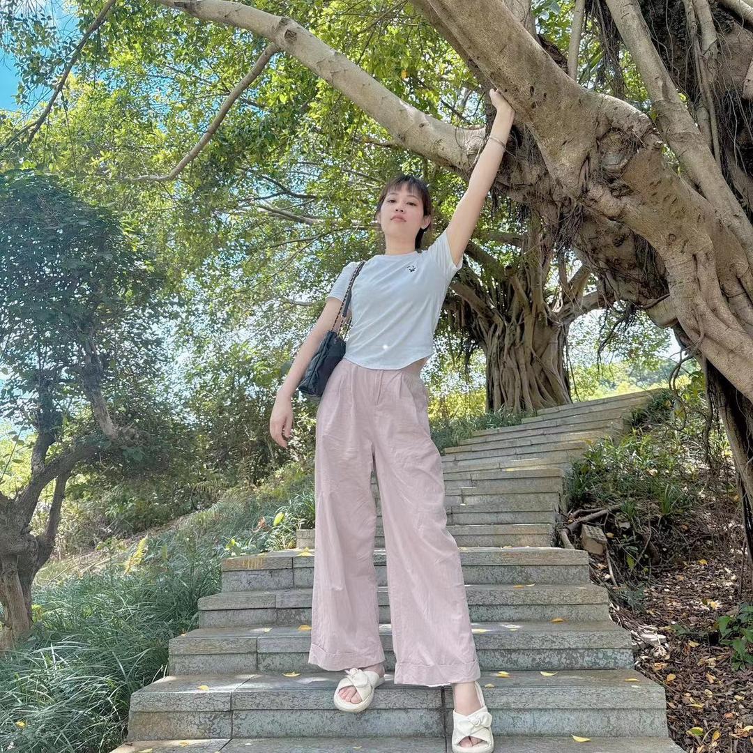 优程酒店（五一立交地铁站店）店员