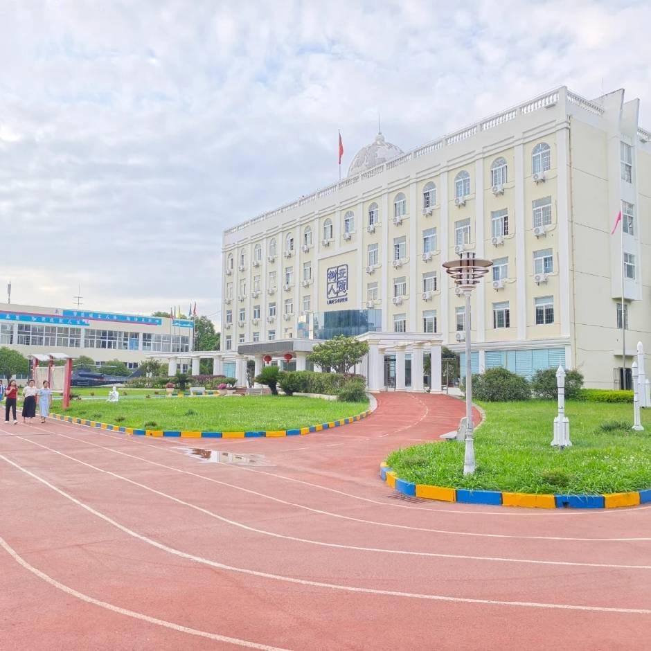 贵阳市育强高中刘老师