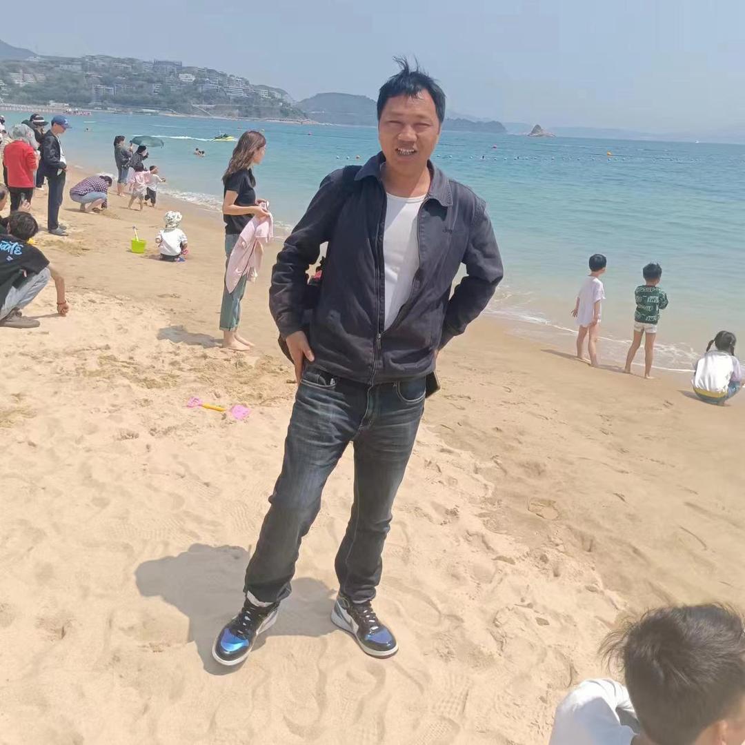 云南红河个旧主营大七座国产越野车