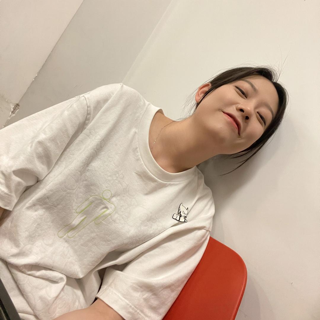 嗯哼
