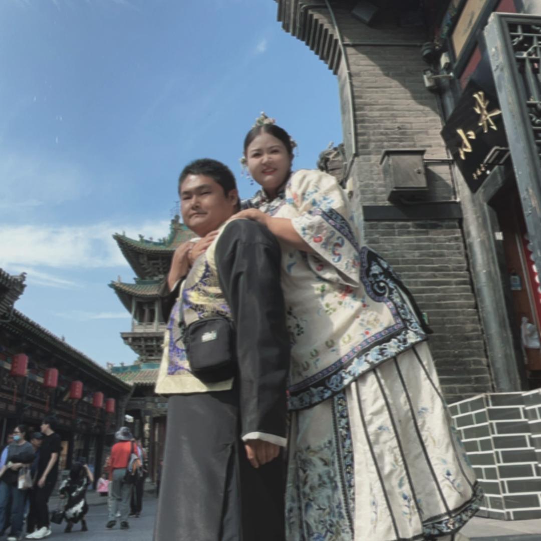 看*･゜周周ﾟ･*:.快乐｡.多.吗｡.