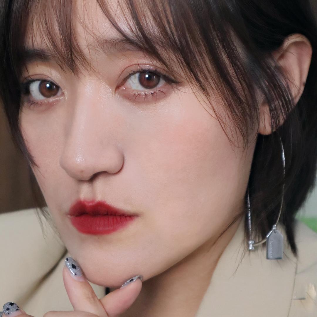 教化妆的大姨