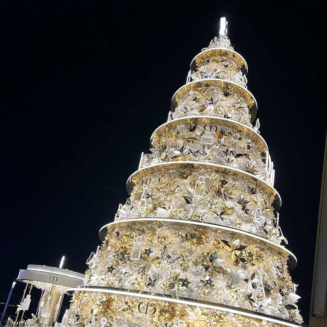 绮姿萌时尚服饰工厂店