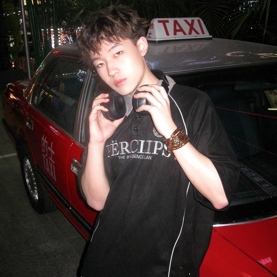 小灰灰叫嗷呜