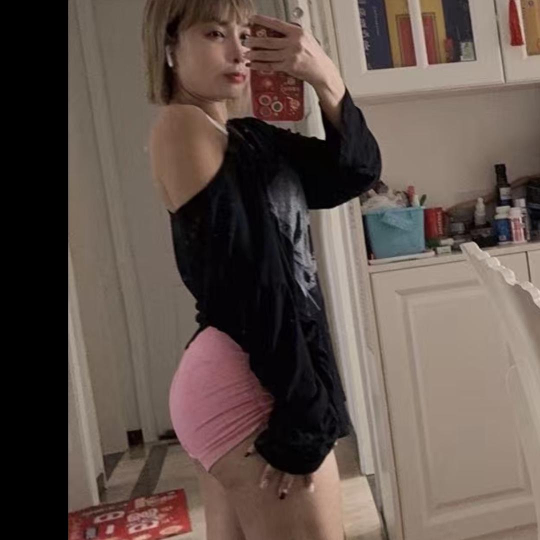 爱拿铁手机小姐姐