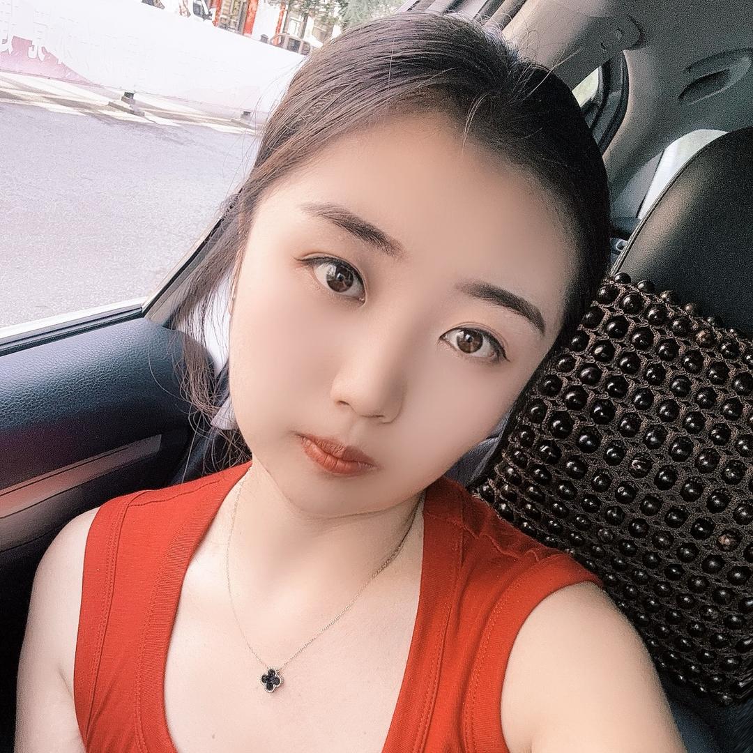 阿 龙 饭 店