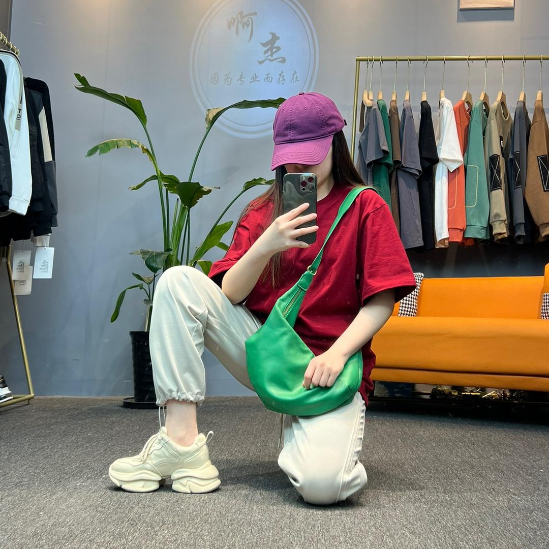 凯伊盾服装工厂店