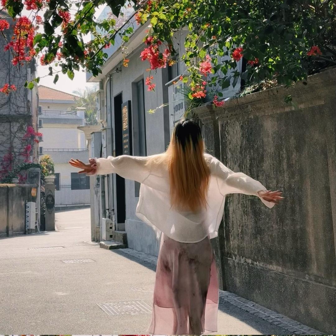 Amber