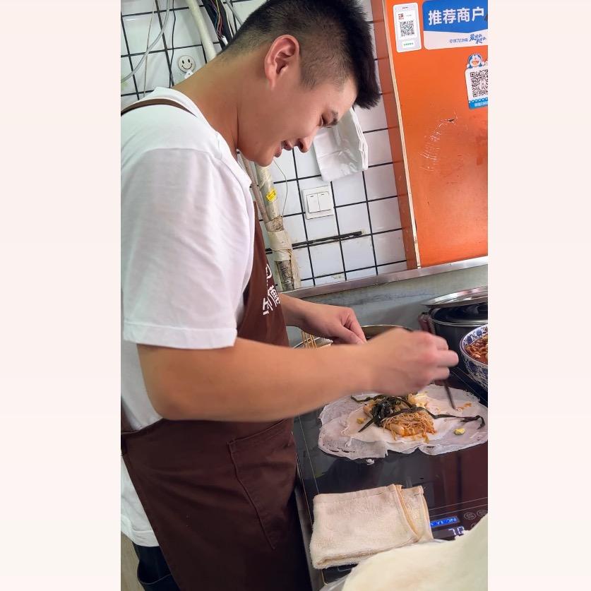 （小牛）阜阳口滋牛师傅卷馍