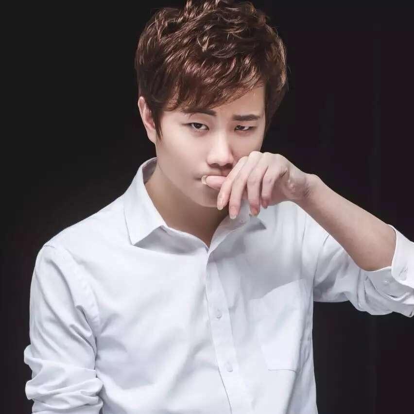 颜王锐雯（金牌锐雯讲师）