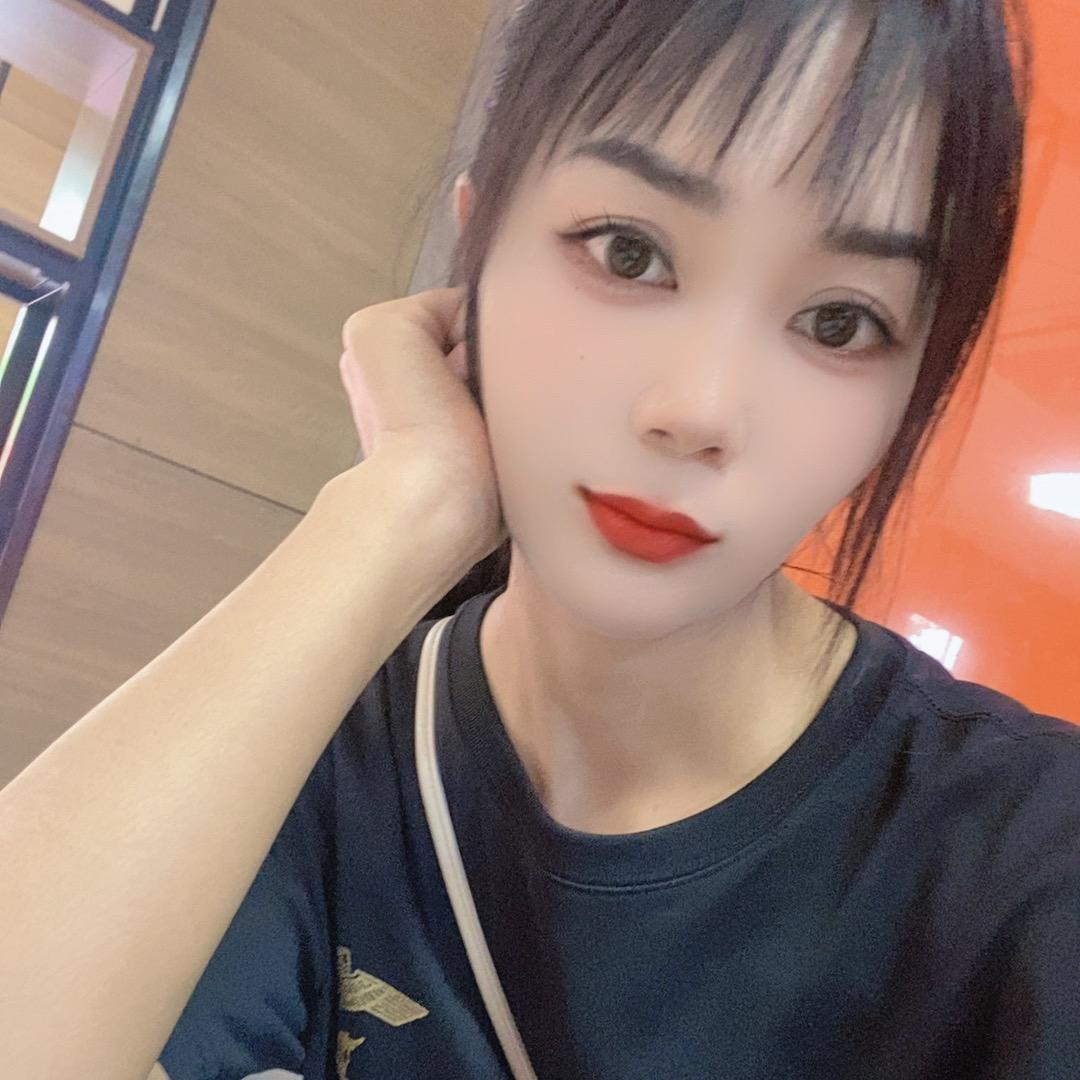 烤面筋的小姐姐🎀🎀